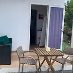 Joy Лахарес